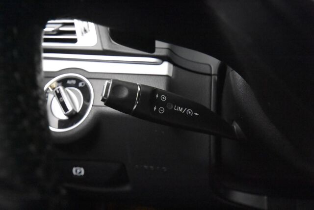 Mercedes-Benz E 2013 250 BE Cabriolet A / ILS / Harman Kardon / Nahkasisusta / Airscarf / Juuri huollettu