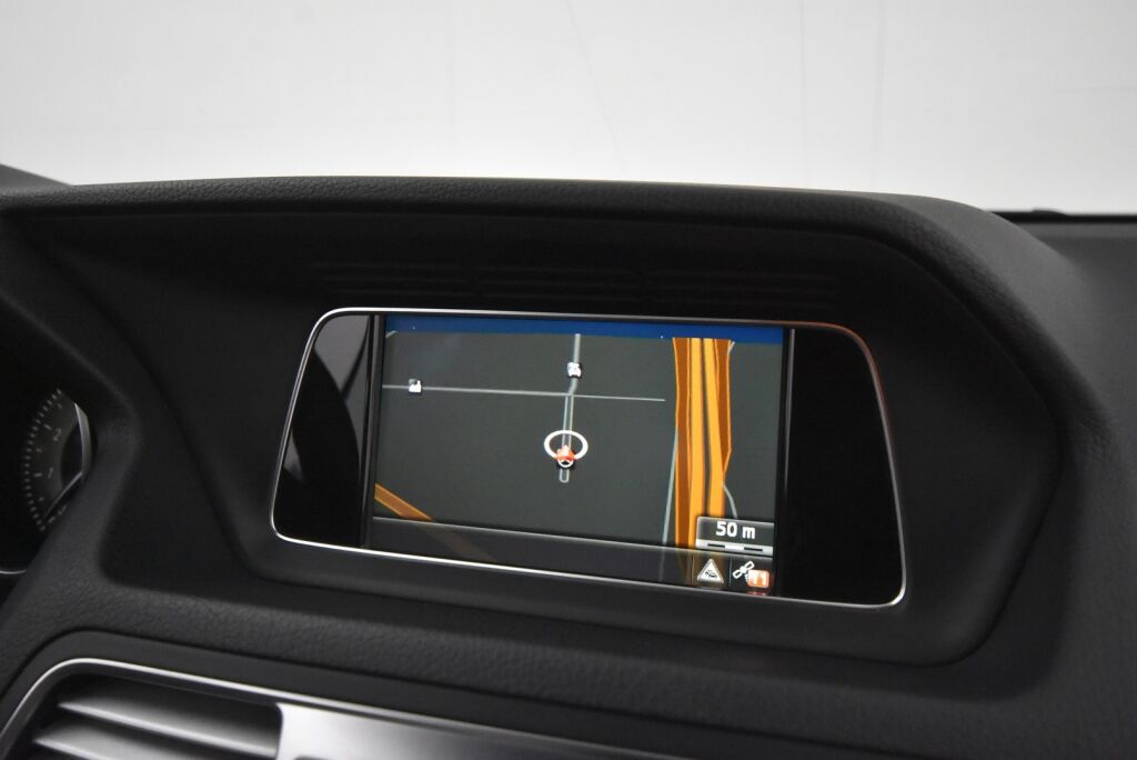 Mercedes-Benz E 2013 250 BE Cabriolet A / ILS / Harman Kardon / Nahkasisusta / Airscarf / Juuri huollettu