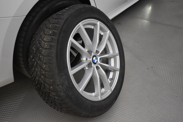 BMW 330 2021 G20 Sedan 330e xDrive A Charged Edition Sport / Adapt. vakkari / Navigointi / M-sport ratti lämmityksellä /