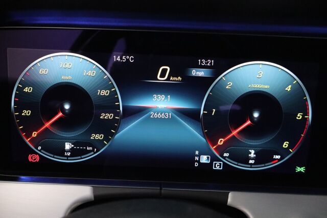 Mercedes-Benz E 2021 200 d A Business Avantgarde / FACELIFT / LEDit / Widescreen / Navi / Koukku / Kaistavahti