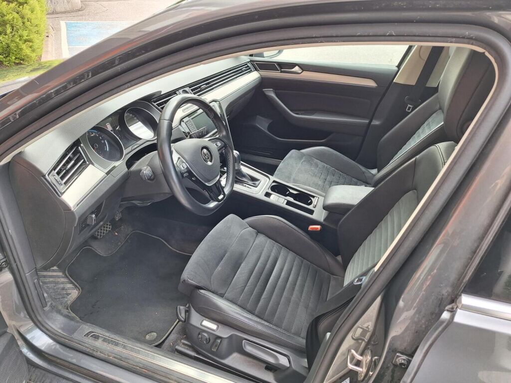 Volkswagen Passat 2017 Variant GTE Plug-In Hybrid 160 kW (218 hv) DSG-automaatti / ACC / Koukku / Webasto / Nahka-Acantara / P kamera /