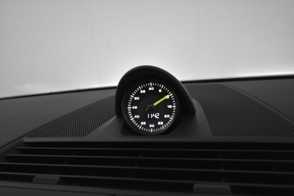 Porsche Panamera 2017 4 E-Hybrid PDK SportDesign / Nelipyöräohjaus / Alcantara katto / Sportputkisto / Matrix LED / 14-suunt. istuimet / Carbon paketti - RAHOITUS TÄHÄN AUTOON VAIN 3.99% - 