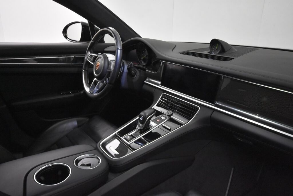 Porsche Panamera 2017 4 E-Hybrid PDK SportDesign / Nelipyöräohjaus / Alcantara katto / Sportputkisto / Matrix LED / 14-suunt. istuimet / Carbon paketti - RAHOITUS TÄHÄN AUTOON VAIN 3.99% - 
