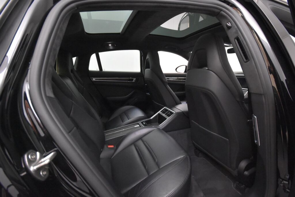 Porsche Panamera 2017 4 E-Hybrid PDK SportDesign / Nelipyöräohjaus / Alcantara katto / Sportputkisto / Matrix LED / 14-suunt. istuimet / Carbon paketti - RAHOITUS TÄHÄN AUTOON VAIN 3.99% - 