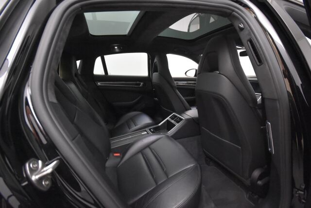 Porsche Panamera 2017 4 E-Hybrid PDK SportDesign / Nelipyöräohjaus / Alcantara katto / Sportputkisto / Matrix LED / 14-suunt. istuimet / Carbon paketti - RAHOITUS TÄHÄN AUTOON VAIN 3.99% - 