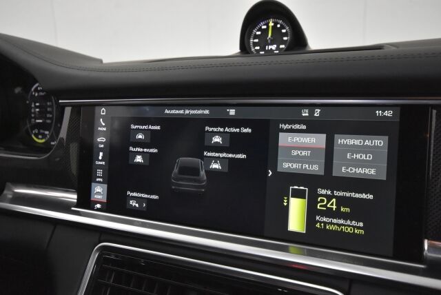 Porsche Panamera 2017 4 E-Hybrid PDK SportDesign / Nelipyöräohjaus / Alcantara katto / Sportputkisto / Matrix LED / 14-suunt. istuimet / Carbon paketti - RAHOITUS TÄHÄN AUTOON VAIN 3.99% - 