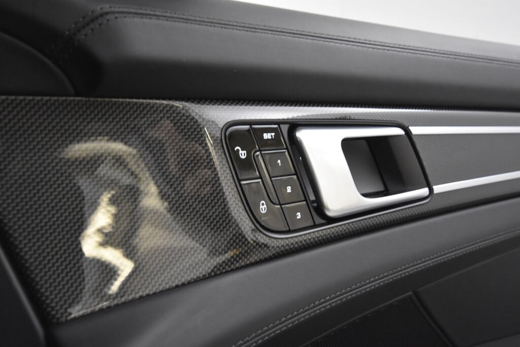Porsche Panamera 2017 4 E-Hybrid PDK SportDesign / Nelipyöräohjaus / Alcantara katto / Sportputkisto / Matrix LED / 14-suunt. istuimet / Carbon paketti - RAHOITUS TÄHÄN AUTOON VAIN 3.99% - 