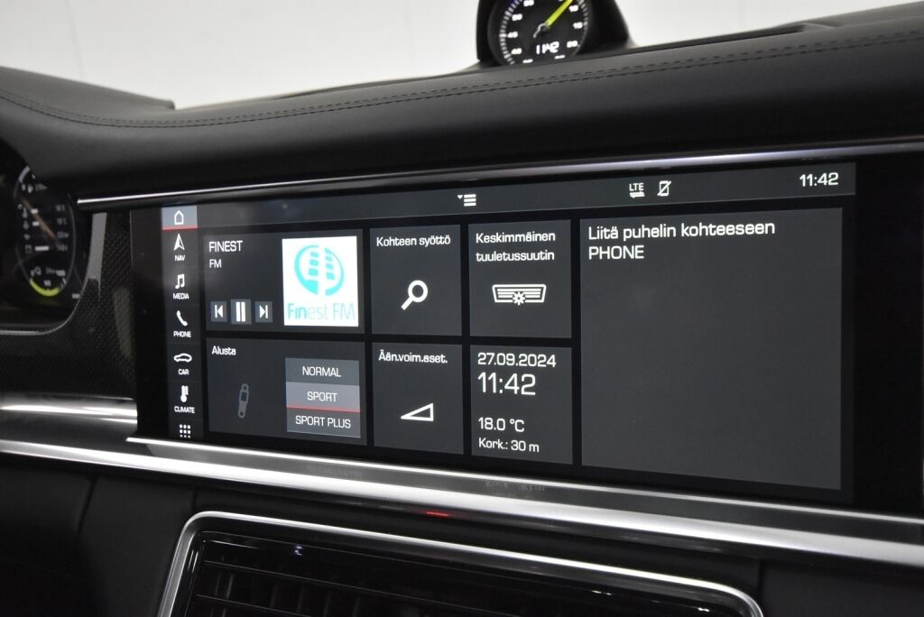 Porsche Panamera 2017 4 E-Hybrid PDK SportDesign / Nelipyöräohjaus / Alcantara katto / Sportputkisto / Matrix LED / 14-suunt. istuimet / Carbon paketti - RAHOITUS TÄHÄN AUTOON VAIN 3.99% - 