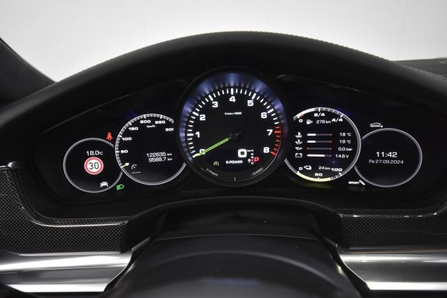 Porsche Panamera 2017 4 E-Hybrid PDK SportDesign / Nelipyöräohjaus / Alcantara katto / Sportputkisto / Matrix LED / 14-suunt. istuimet / Carbon paketti - RAHOITUS TÄHÄN AUTOON VAIN 3.99% - 
