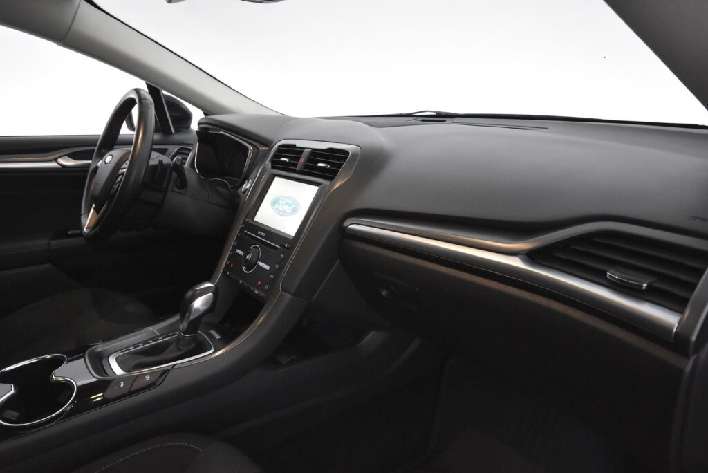 Ford Mondeo 2016 2,0 TDCi 150hv PowerShift Titanium Wagon / Led-valot / Keyless / ACC / Kaistavahti