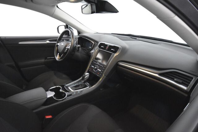 Ford Mondeo 2016 2,0 TDCi 150hv PowerShift Titanium Wagon / Led-valot / Keyless / ACC / Kaistavahti