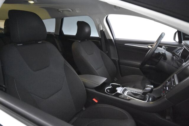 Ford Mondeo 2016 2,0 TDCi 150hv PowerShift Titanium Wagon / Led-valot / Keyless / ACC / Kaistavahti