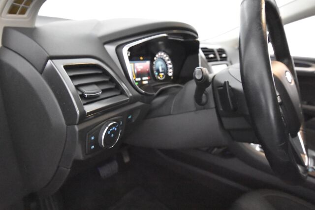 Ford Mondeo 2016 2,0 TDCi 150hv PowerShift Titanium Wagon / Led-valot / Keyless / ACC / Kaistavahti