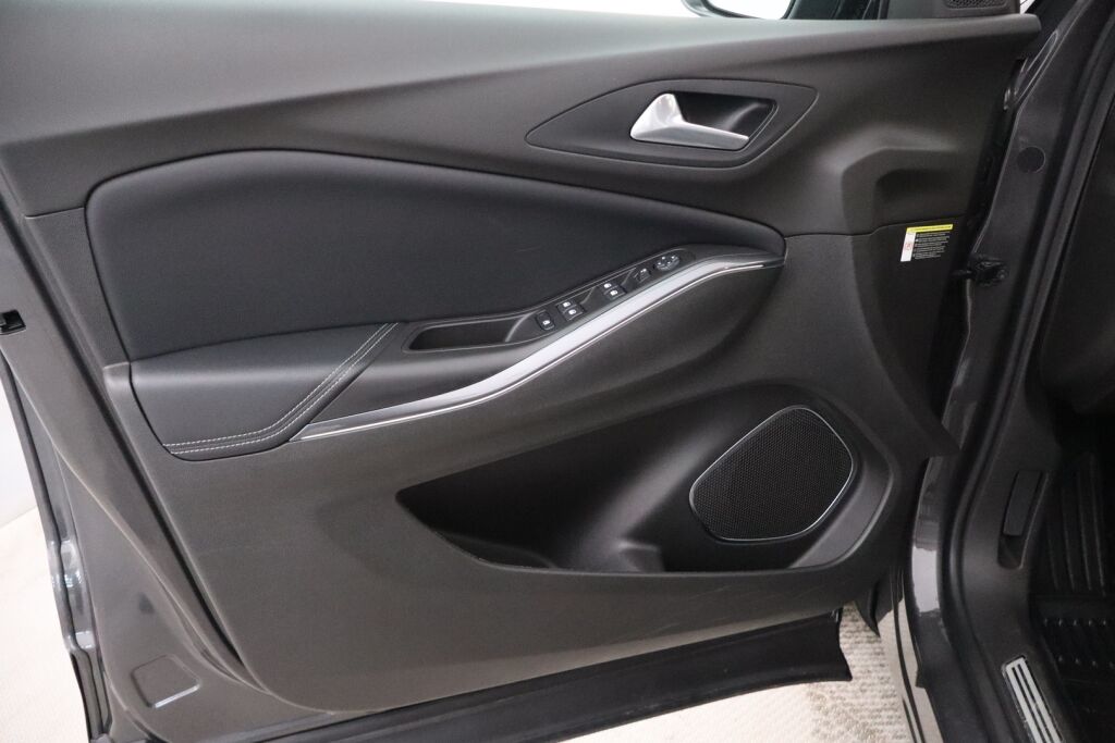 Opel Grandland X 2019 PHEV Innovation Plus 300 Turbo A8 AWD / LED / Kessy / BLIS / Navi / P.tutkat / Koukku / - RAHOITUS TÄHÄN AUTOON VAIN 3.99% - 