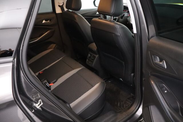 Opel Grandland X 2019 PHEV Innovation Plus 300 Turbo A8 AWD / LED / Kessy / BLIS / Navi / P.tutkat / Koukku / - RAHOITUS TÄHÄN AUTOON VAIN 3.99% - 