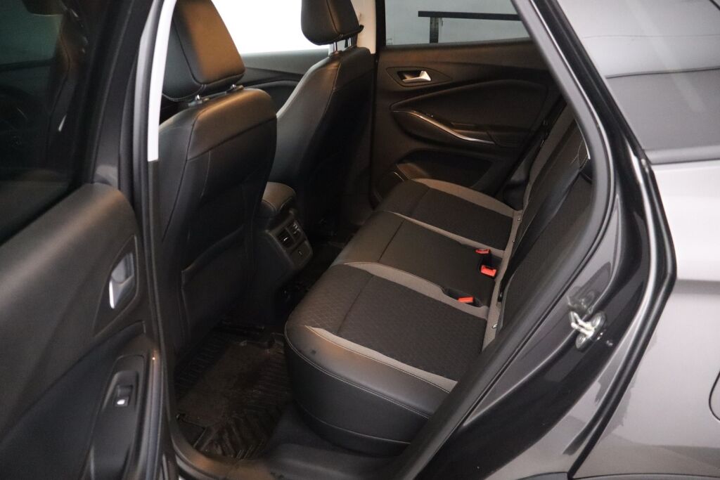 Opel Grandland X 2019 PHEV Innovation Plus 300 Turbo A8 AWD / LED / Kessy / BLIS / Navi / P.tutkat / Koukku / - RAHOITUS TÄHÄN AUTOON VAIN 3.99% - 