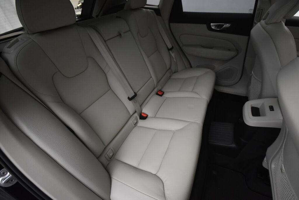 Volvo XC60 2022 T8 AWD Long Range High Performance Plus Bright aut / Panoraama / Harman & Kardon / Suomiauto / Ilma-alusta / Vetokoukku