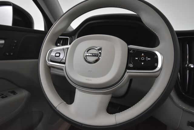 Volvo XC60 2022 T8 AWD Long Range High Performance Plus Bright aut / Panoraama / Harman & Kardon / Suomiauto / Ilma-alusta / Vetokoukku