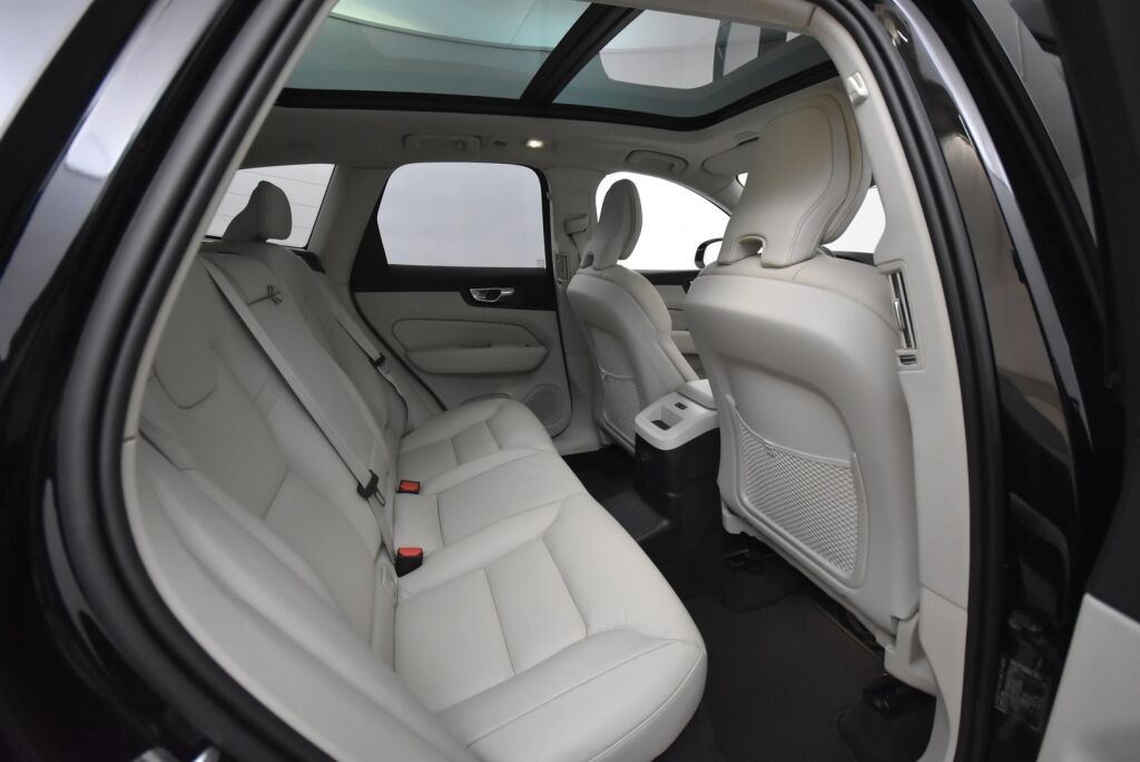 Volvo XC60 2022 T8 AWD Long Range High Performance Plus Bright aut / Panoraama / Harman & Kardon / Suomiauto / Ilma-alusta / Vetokoukku