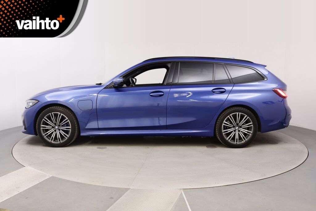 BMW 330 2021 G21 Touring 330e xDrive A Charged Edition M Sport / Laser valot / HUD / ACC / Harman&Kardon / Kamera / Comfort Access / - RAHOITUS TÄHÄN AUTOON VAIN 3.99% - 