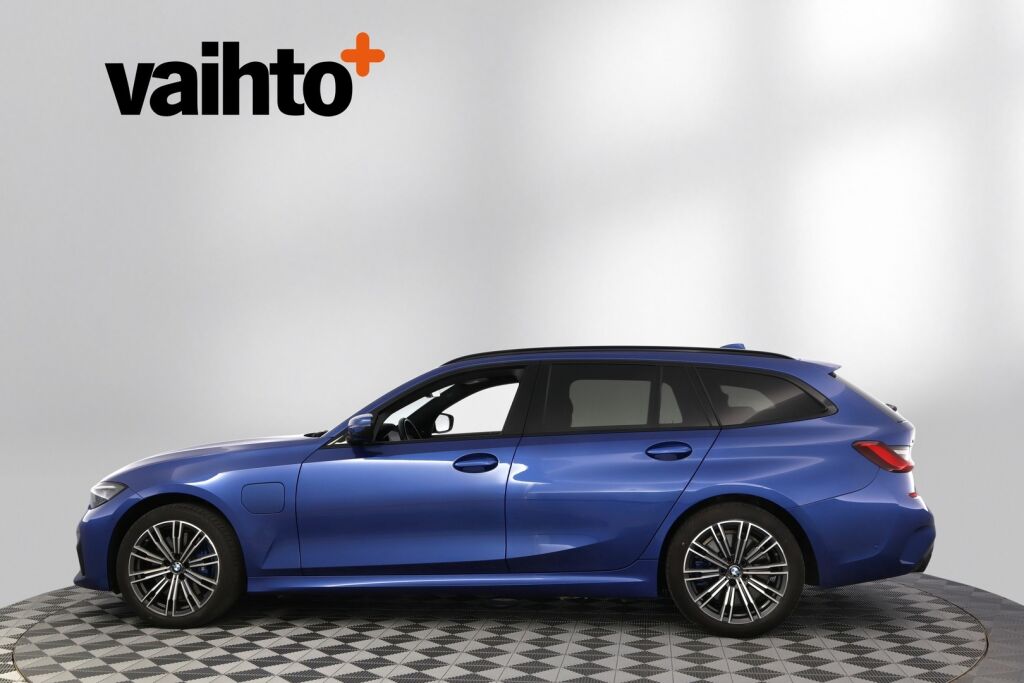 BMW 330 2021 G21 Touring 330e xDrive A Charged Edition M Sport / Laser valot / HUD / ACC / Harman&Kardon / Kamera / Comfort Access / - RAHOITUS TÄHÄN AUTOON VAIN 3.99% - 