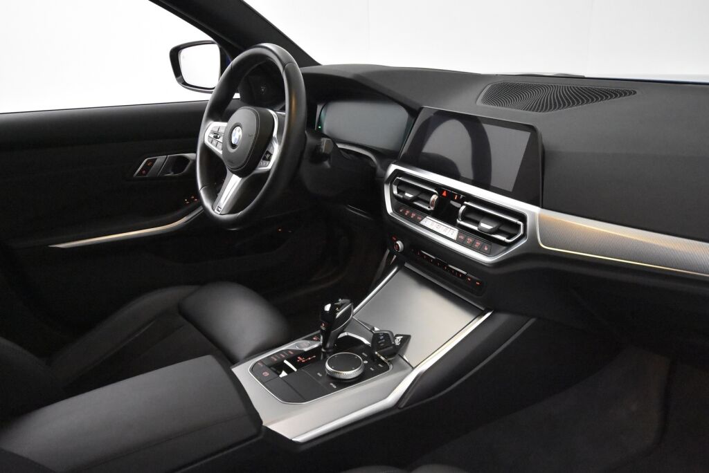 BMW 330 2021 G21 Touring 330e xDrive A Charged Edition M Sport / Laser valot / HUD / ACC / Harman&Kardon / Kamera / Comfort Access / - RAHOITUS TÄHÄN AUTOON VAIN 3.99% - 