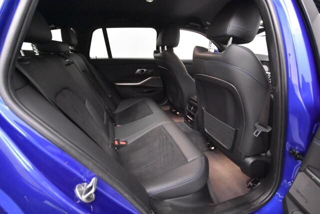 BMW 330 2021 G21 Touring 330e xDrive A Charged Edition M Sport / Laser valot / HUD / ACC / Harman&Kardon / Kamera / Comfort Access / - RAHOITUS TÄHÄN AUTOON VAIN 3.99% - 