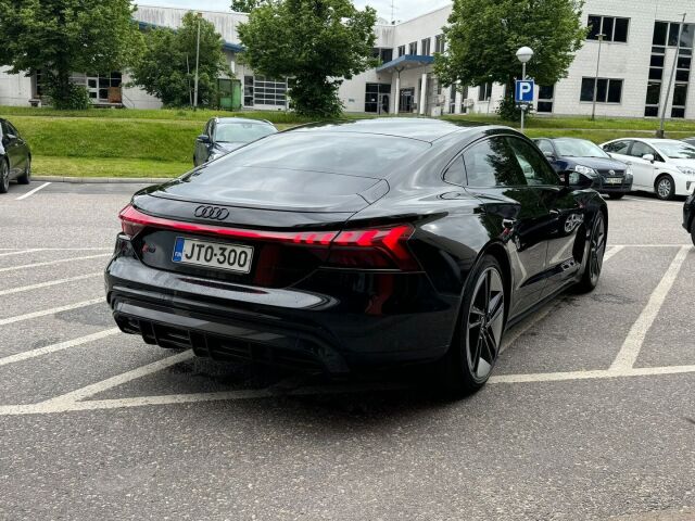 Audi E-TRON GT RS 2021 quattro / ACC / B&O 3D / Hierovat RS penkit / Yönäkö / Matrix Laser / HUD / Nelipyöräohjaus / Ilmastoidut etuistuimet