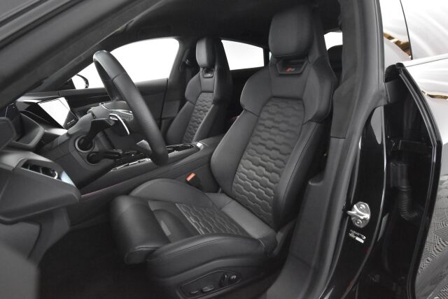 Audi E-TRON GT RS 2021 quattro / ACC / B&O 3D / Hierovat RS penkit / Yönäkö / Matrix Laser / HUD / Nelipyöräohjaus / Ilmastoidut etuistuimet