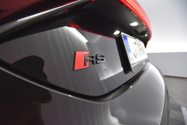 Audi E-TRON GT RS 2021 quattro / ACC / B&O 3D / Hierovat RS penkit / Yönäkö / Matrix Laser / HUD / Nelipyöräohjaus / Ilmastoidut etuistuimet