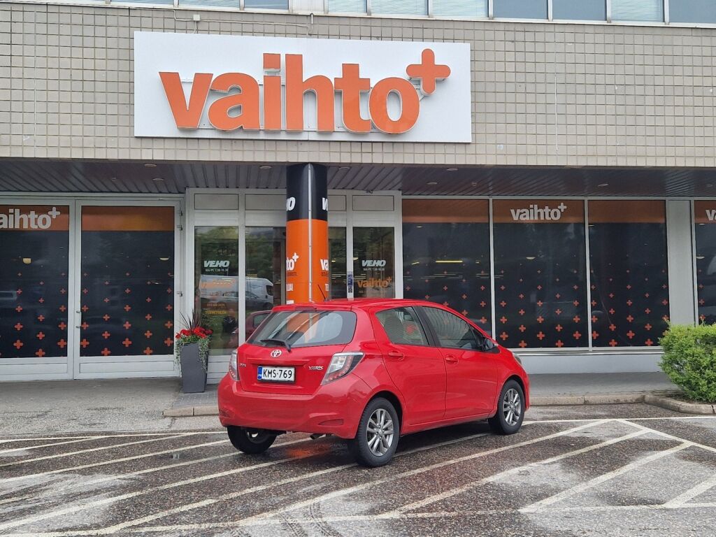 Toyota Yaris 2014 1,33 Dual VVT-i Active 5ov / Moottorinlämmitin / Vakionopeudensäädin / Navigointi / Peruutuskamera