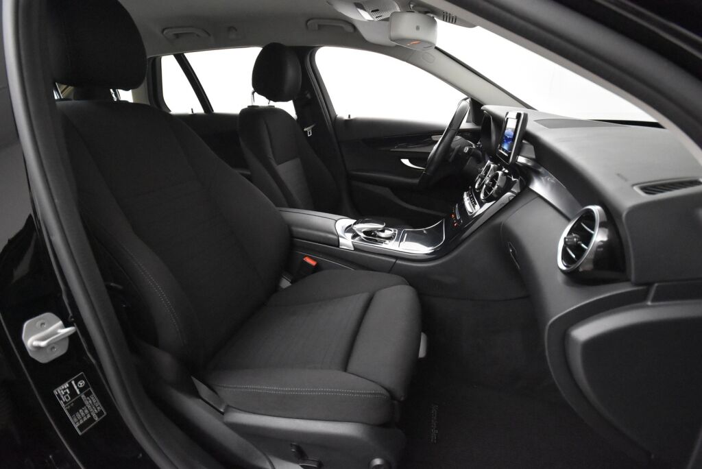 Mercedes-Benz C 2016 200 T 4Matic 30 Years Edition / Webasto / Vetokoukku / Led-ajovalot