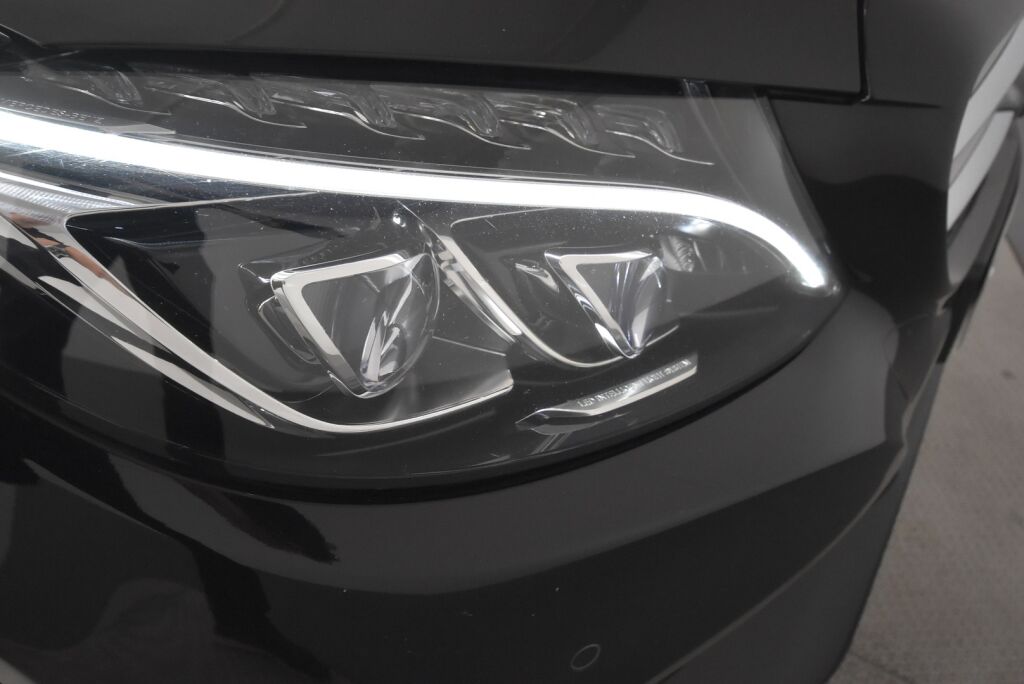Mercedes-Benz C 2016 200 T 4Matic 30 Years Edition / Webasto / Vetokoukku / Led-ajovalot
