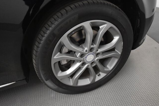 Mercedes-Benz C 2016 200 T 4Matic 30 Years Edition / Webasto / Vetokoukku / Led-ajovalot