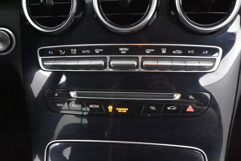 Mercedes-Benz C 2016 200 T 4Matic 30 Years Edition / Webasto / Vetokoukku / Led-ajovalot