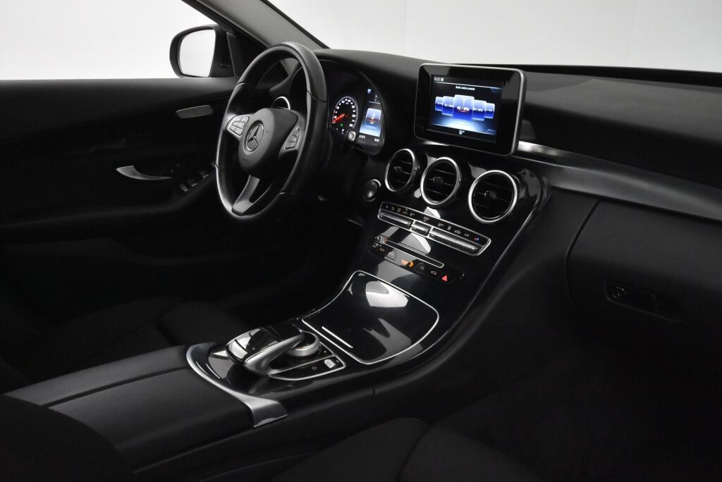 Mercedes-Benz C 2016 200 T 4Matic 30 Years Edition / Webasto / Vetokoukku / Led-ajovalot