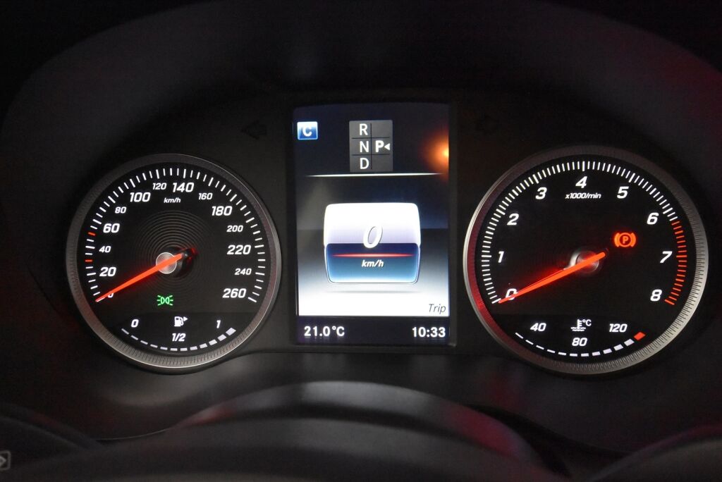 Mercedes-Benz C 2016 200 T 4Matic 30 Years Edition / Webasto / Vetokoukku / Led-ajovalot