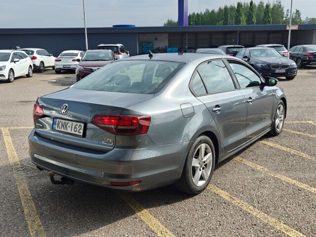 Volkswagen Jetta 2016 Comfort 1,2 TSI 77 kW (105 hv) / Suomiauto / 2 omisteinen / Webasto / Koukku / Bi-xenon / Vakkari / Metalliväri / Tutkat