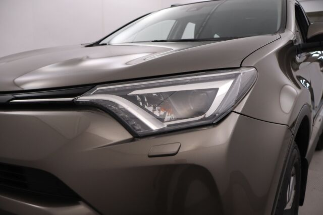 Toyota RAV4 2016 2,0 Valvematic AWD Active Multidrive S / Merkkihuollettu / Adap.vakkari / P.kamera / Koukku / Navi / Lohko /