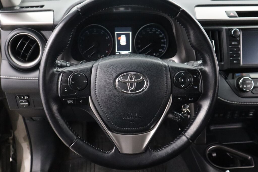 Toyota RAV4 2016 2,0 Valvematic AWD Active Multidrive S / Merkkihuollettu / Adap.vakkari / P.kamera / Koukku / Navi / Lohko /