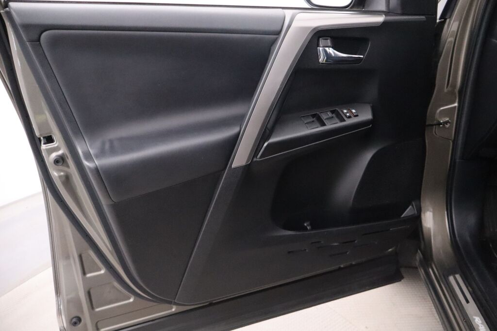Toyota RAV4 2016 2,0 Valvematic AWD Active Multidrive S / Merkkihuollettu / Adap.vakkari / P.kamera / Koukku / Navi / Lohko /