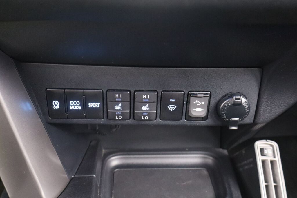 Toyota RAV4 2016 2,0 Valvematic AWD Active Multidrive S / Merkkihuollettu / Adap.vakkari / P.kamera / Koukku / Navi / Lohko /