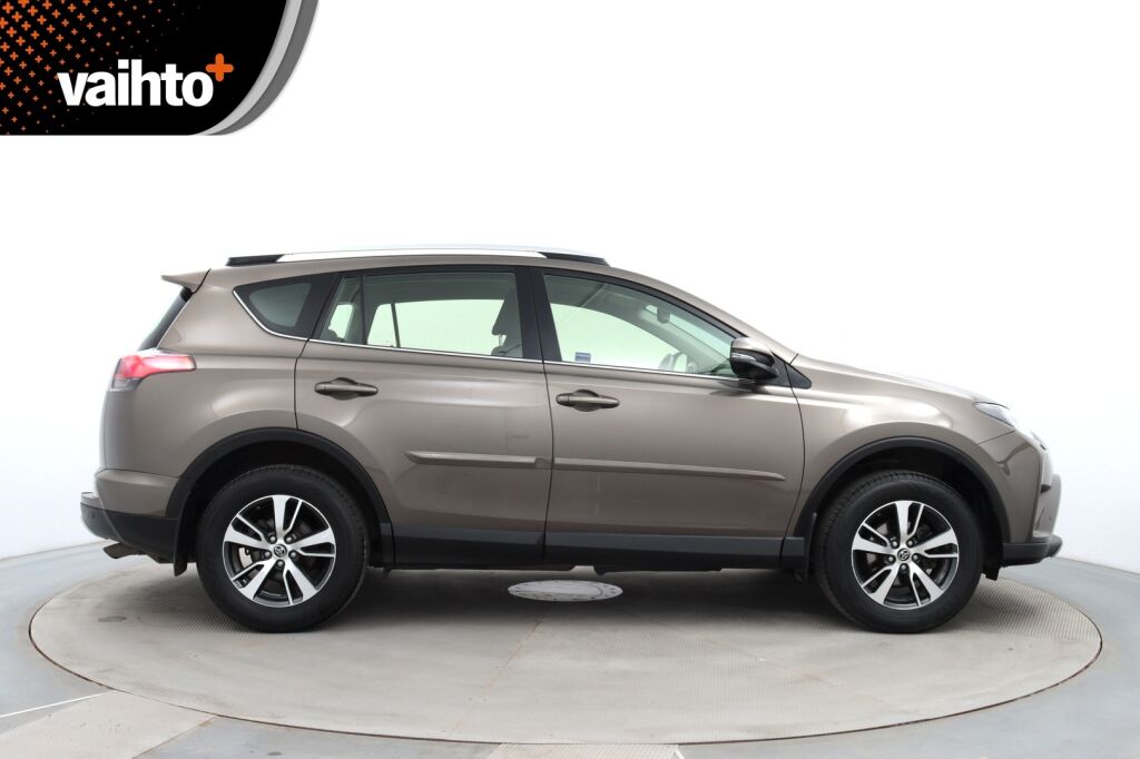 Toyota RAV4 2016 2,0 Valvematic AWD Active Multidrive S / Merkkihuollettu / Adap.vakkari / P.kamera / Koukku / Navi / Lohko /