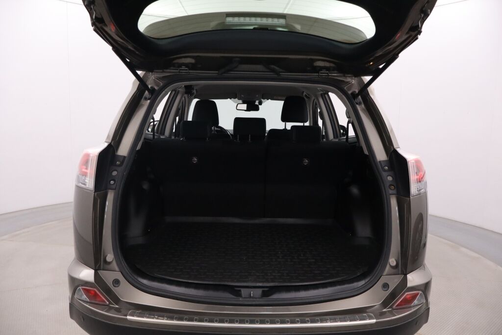 Toyota RAV4 2016 2,0 Valvematic AWD Active Multidrive S / Merkkihuollettu / Adap.vakkari / P.kamera / Koukku / Navi / Lohko /