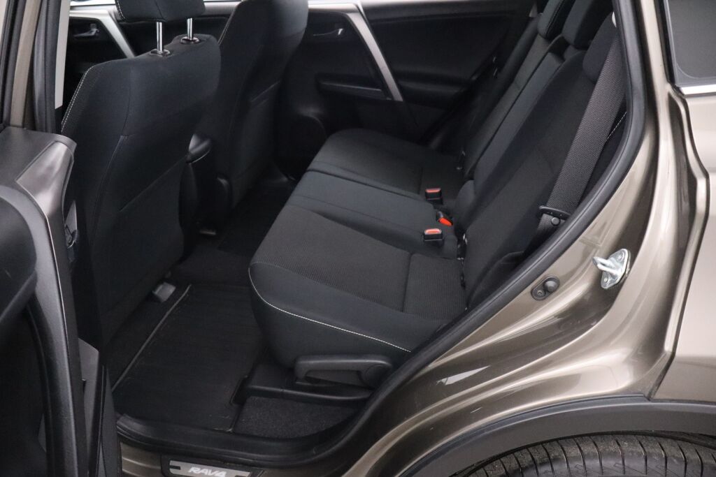 Toyota RAV4 2016 2,0 Valvematic AWD Active Multidrive S / Merkkihuollettu / Adap.vakkari / P.kamera / Koukku / Navi / Lohko /