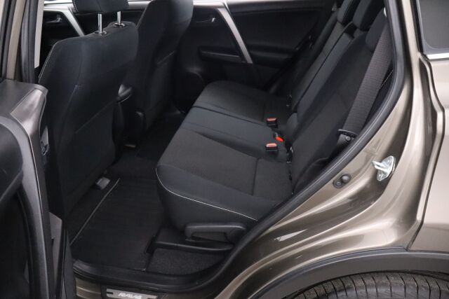 Toyota RAV4 2016 2,0 Valvematic AWD Active Multidrive S / Merkkihuollettu / Adap.vakkari / P.kamera / Koukku / Navi / Lohko /