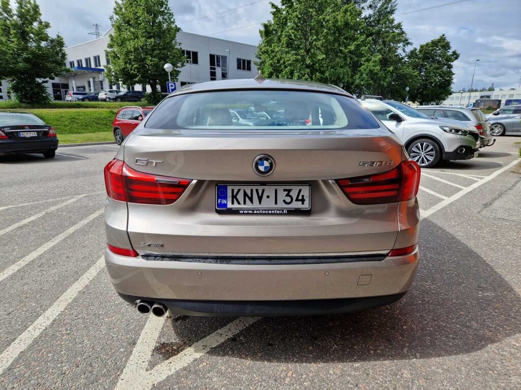 BMW 530 Gran Turismo 2016 F07 Gran Turismo 530d A xDrive / Nahkapenkit / HIFIT / Navi / Webasto