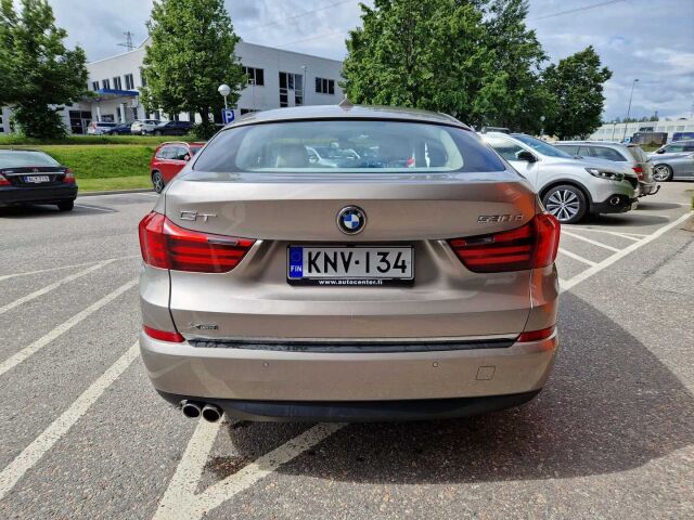BMW 530 Gran Turismo 2016 F07 Gran Turismo 530d A xDrive / Nahkapenkit / HIFIT / Navi / Webasto