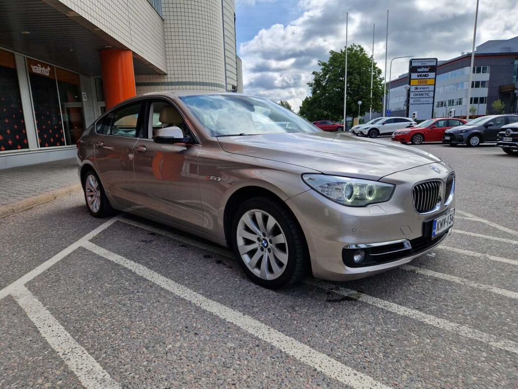 BMW 530 Gran Turismo 2016 F07 Gran Turismo 530d A xDrive / Nahkapenkit / HIFIT / Navi / Webasto