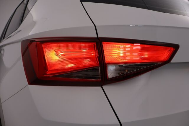 Seat Ateca 2017 1,0 TSI 115 Reference / Vakkari / Lohko+Sp / P.Tutka / Kosketusnäyttö /